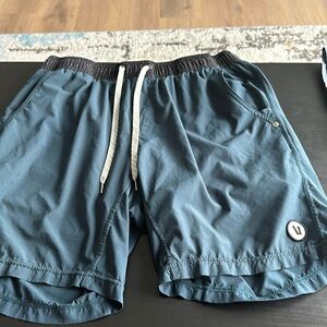 Mens Vuori Kore Short size large